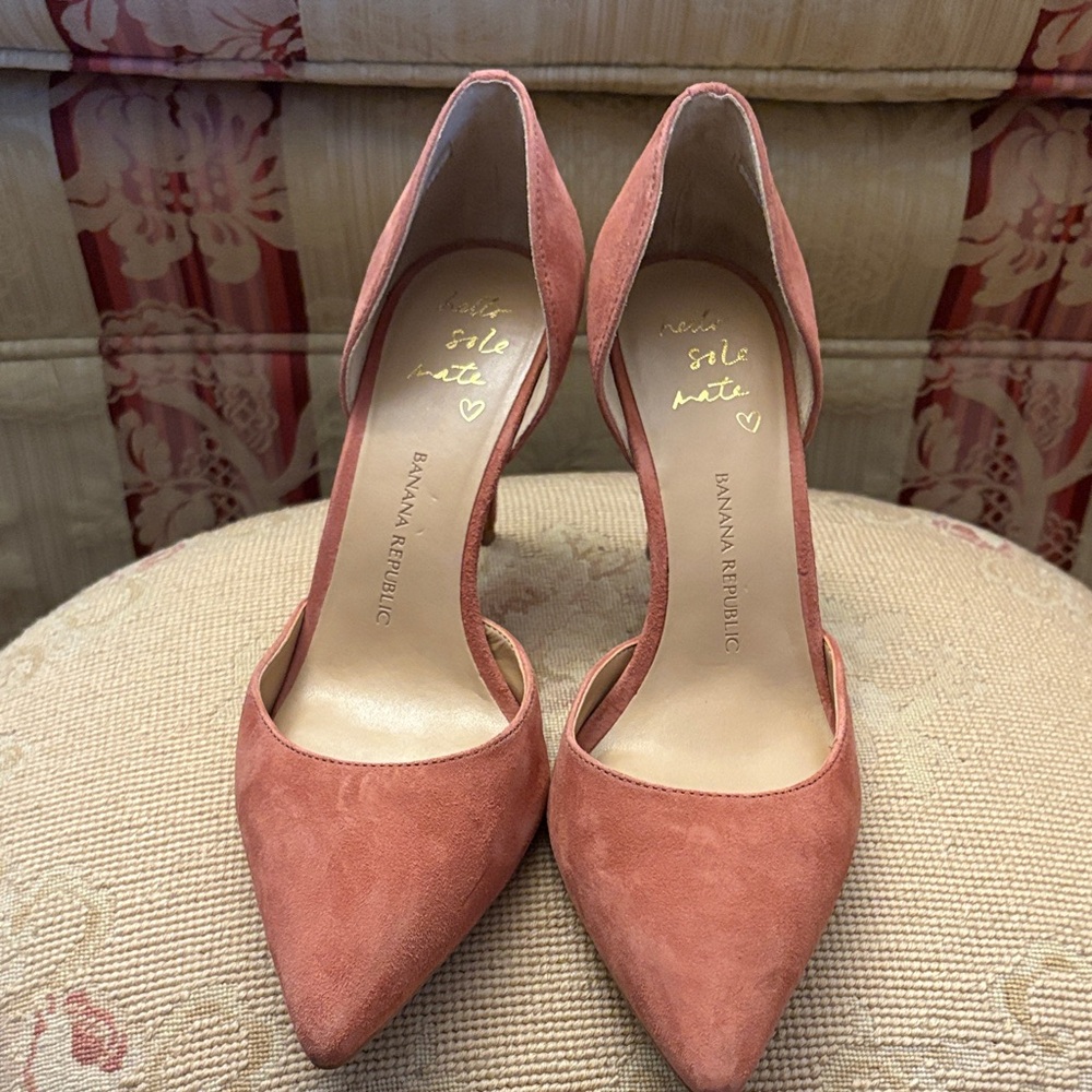 Banana Republic Coral Suede Heels